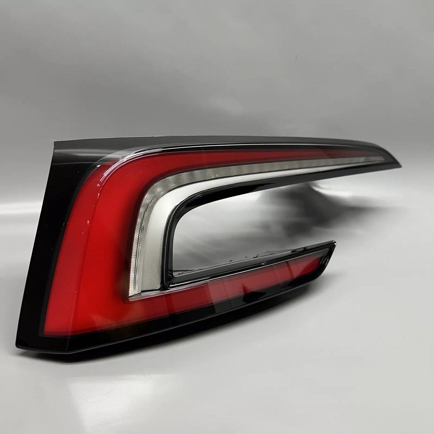 Tail Lights - Rear Tail Light Lamp Bodyside Assembly For Model 3 Highland (3 Sep 2023)